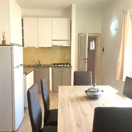 Conchiglia Family Garden Retreat - 2br - Near The Sea - Wi-fi - Ac - Bbq - Pet Friendly