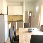 Conchiglia Family & Pet Friendly - Fenced Garden - 2br - Near The Sea - Wi-fi - Ac - Bbq