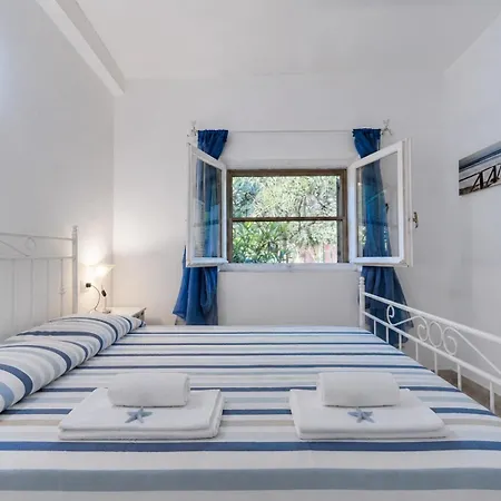 Conchiglia Family & Pet Friendly - Fenced Garden - 2br - Near The Sea - Wi-fi - Ac - Bbq Feriehus