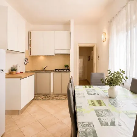 Conchiglia Family & Pet Friendly - Fenced Garden - 2br - Near The Sea - Wi-fi - Ac - Bbq *