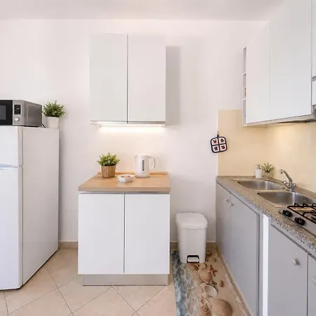 Conchiglia Family & Pet Friendly - Fenced Garden - 2br - Near The Sea - Wi-fi - Ac - Bbq Feriehus